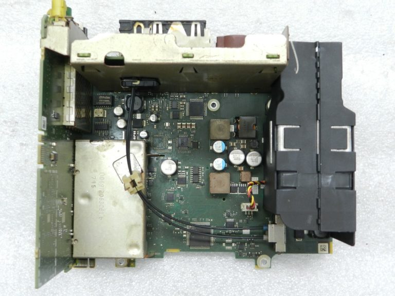 BMW F01 F01 F15 F16 F20 F20 F32 F32 F33 F80 Automobiļu radio vadības bloka rezerves daļas 9387565