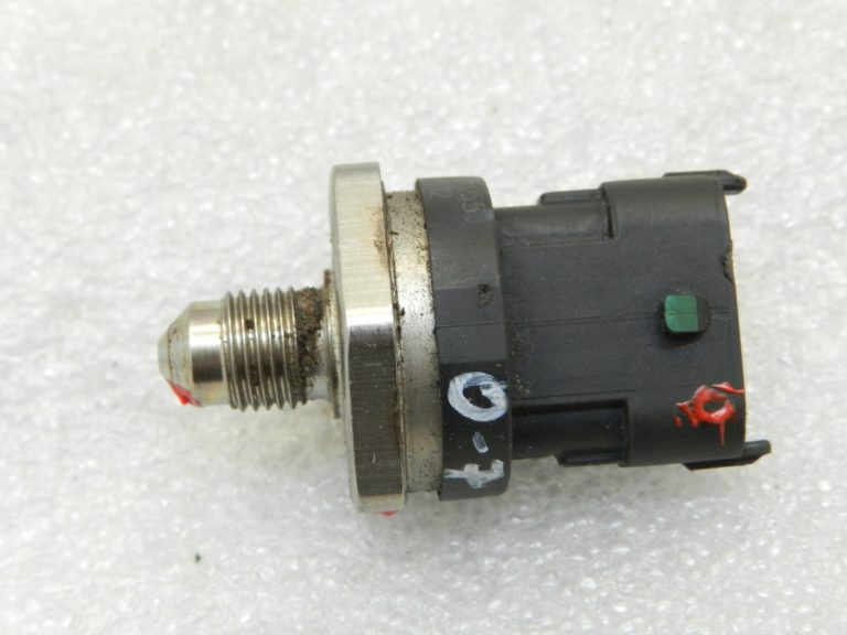Opel SAAB 2.0i Turbo A20NFT Oriģinālais degvielas iesmidzināšanas sliedes spiediena sensors 12618108