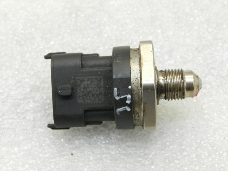 Opel SAAB 2.0i Turbo A20NFT Oriģinālais degvielas iesmidzināšanas sliedes spiediena sensors 12618108