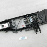 Mercedes W205 Priekšējais labās puses ārējo durvju rokturu rāmja kronšteins A0997604500