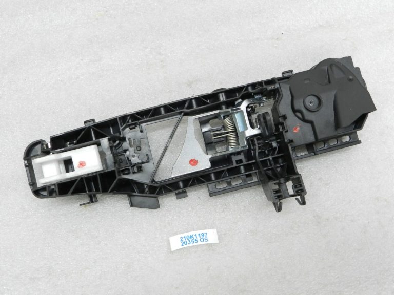 Mercedes W205 Priekšējais labās puses ārējo durvju rokturu rāmja kronšteins A0997604500