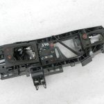 Mercedes W205 Priekšējais labās puses ārējo durvju rokturu rāmja kronšteins A0997604500