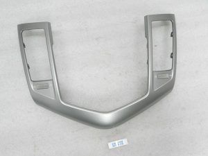 Chevrolet Cruze J300 dashboard center air vent frame cover 94567908