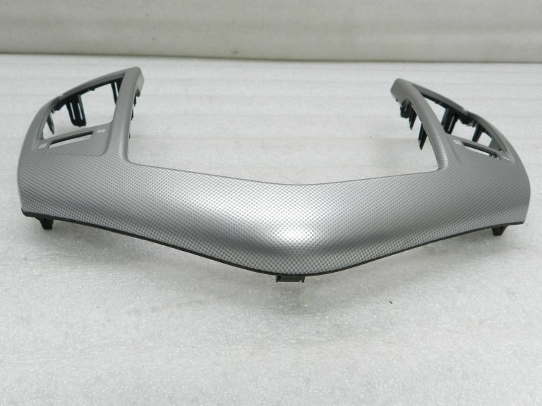 Chevrolet Cruze J300 instrumentu paneļa centrālās ventilācijas atveres rāmja vāks 94567908