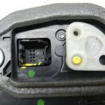 Opel Astra K durvju slēdzene aizmugurējā labā durvju slēdzene labajā pusē 13508299 AWB