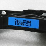 Opel Astra K Aizmugurējā kreisā ārdurvju roktura rāmja kronšteins 13506032