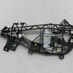 Opel Astra K Aizmugurējā labās puses ārdurvju roktura rāmja kronšteins 13506037