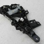 Opel Astra K Aizmugurējā labās puses ārdurvju roktura rāmja kronšteins 13506037