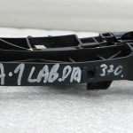 Opel Astra K Priekšējā labās puses ārdurvju roktura rāmja kronšteins 13506039