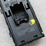 Opel Astra K Aizmugurējā labā kreisā loga regulatora slēdzis Logu slēdzis 13408452