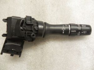Toyota Yaris III NSP130 Steering column switch Wiper switch Wiper switch