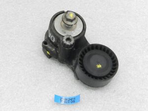 Opel 1.6 CDTi siksnas spriegotāja kronšteins Siksnas spriegotājs 55570067
