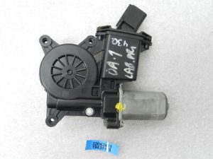 Opel Astra K Priekšējais labās puses loga motors Logu motors Motors C46108-100