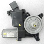 Opel Astra K Priekšējais labās puses loga motors Logu motors Motors C46108-100