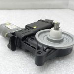 Opel Astra K Priekšējais labās puses loga motors Logu motors Motors C46108-100