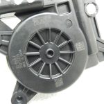 Opel Astra K Aizmugurējā kreisā loga regulatora motors Logu motors C46111-100