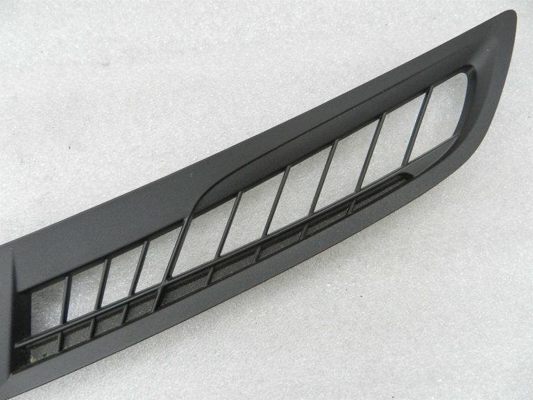 Opel Astra K instrumentu paneļa centrālā atgaisotāja ventilācijas restes 13412980 39056777