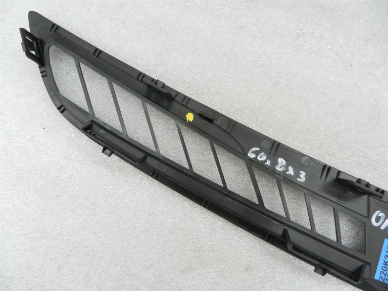 Opel Astra K instrumentu paneļa centrālā atgaisotāja ventilācijas restes 13412980 39056777