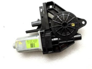 Jeep Grand Cherokee IV WK2 Logu motors Aizmugurējā stikla motors Labais 931403103