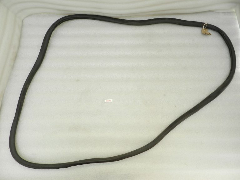 Opel Astra K Kombi Aizmugurējā labās puses durvju blīvējums Durvju blīvējuma gumija 39050215