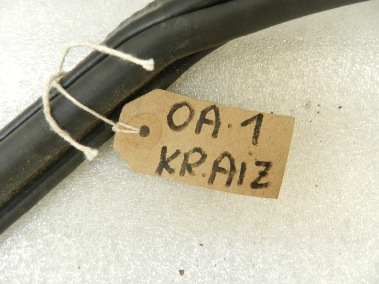 Opel Astra K Kombi Aizmugurējo kreiso durvju blīvējums Durvju blīvējuma gumija 39034145