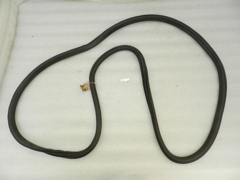 Opel Astra K Kombi priekšējo durvju blīvējums Durvju blīvējuma gumija 39050217