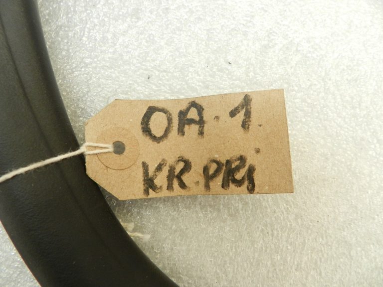 Opel Astra K Kombi priekšējo durvju blīvējums Durvju blīvējuma gumija 39050217