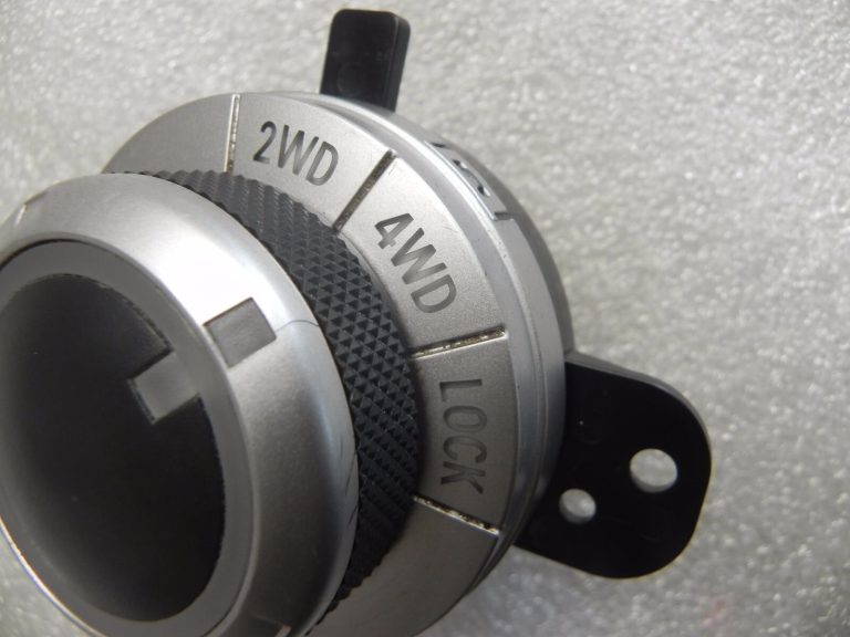 Mitsubishi Outlander II visu riteņu piedziņas slēdzis 2WD 4WD LOCK visu riteņu piedziņas slēdzis