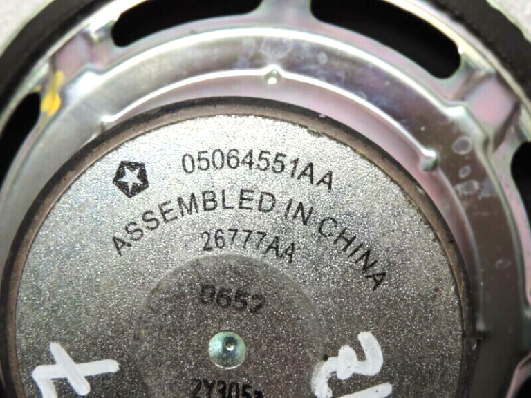 Jeep Grand Cherokee WK2 10-13 Skaļrunis labajā kreisajā pusē aizmugurējais 05064551AA