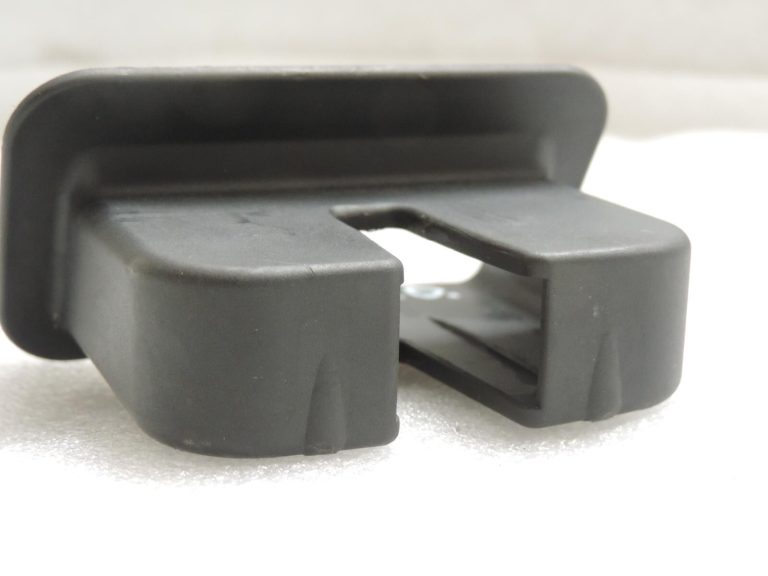 Audi Skoda Seat VW VW Aizmugures durvju slēdzenes vāks 4H0827520