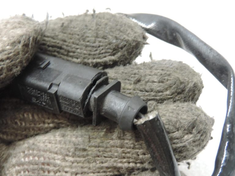 Oriģinālais Audi 2.0 TDI izplūdes gāzu temperatūras sensors 4G0906088AL