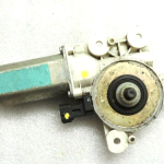 Saab 9-3 93 YS3F Logu regulatora motors Logu regulatora piedziņa aizmugurējā kreisā pusē