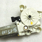 Saab 9-3 93 YS3F Logu regulatora motors Logu regulatora piedziņa aizmugurējā kreisā pusē