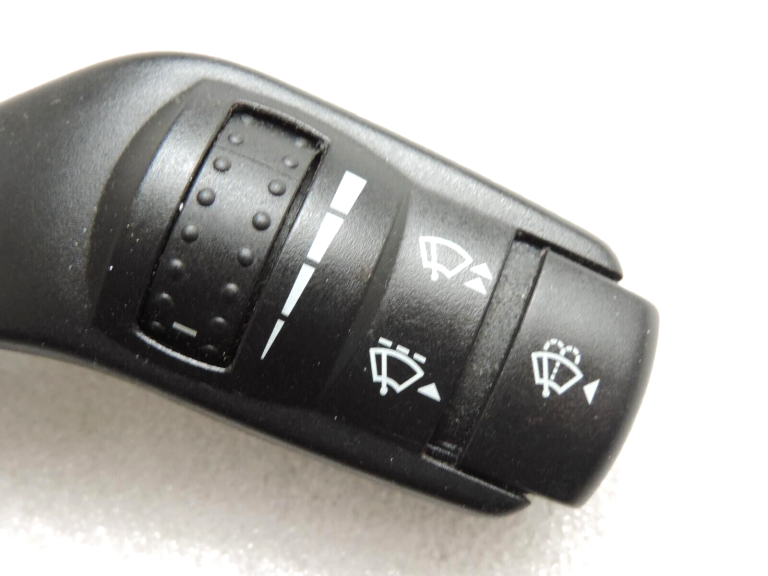 Ford Focus II C-Max stūres kolonnas slēdža tīrītāja slēdzis 4M5T17A553BD 1350067
