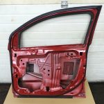 Dodge Caliber Durvju priekšējās labās puses sarkana krāsa ARH Inferno Red Crystal Pearl