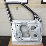 Range Rover Sport HSE L320 Priekšējās kreisās durvis Krāsa Priekšējās kreisās durvis 798 Zermatt Silver