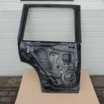 Nissan X-Trail T31 Aizmugurējās kreisās durvis Aizmugurējās kreisās durvis Melna krāsa G41 Durvis
