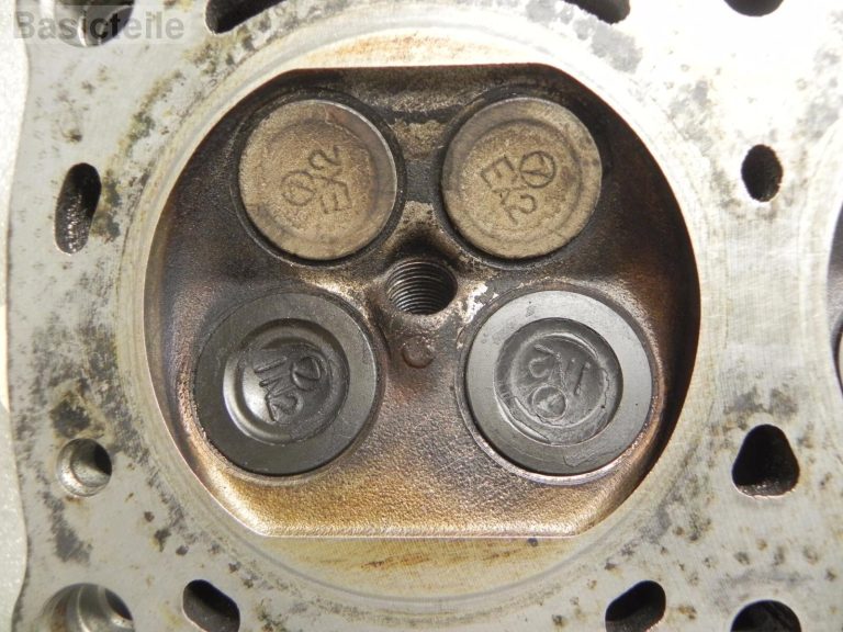 Subaru Impreza II GD RS 2.5i 16v cilindra galva Labā cilindra galva EJ25 NA SOHC