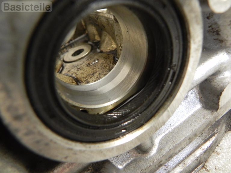 Subaru Impreza II GD RS 2.5i 16v cilindra galva Labā cilindra galva EJ25 NA SOHC
