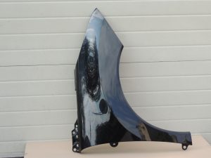 Peugeot 3008 Priekšējais labais spārns 7841Z1 KTV - BLACK PEARL PAINT