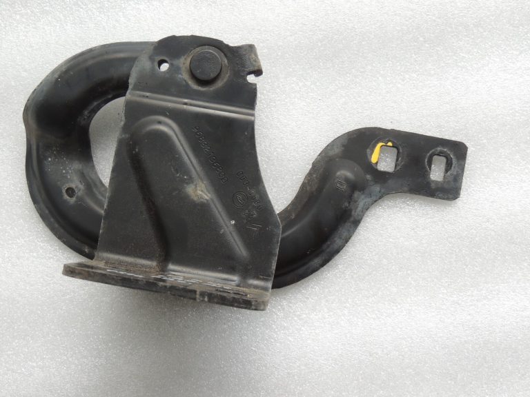 Peugeot 3008 I Aizmugurējo durvju eņģes aizmugurējās labās 9683213680 8613F5