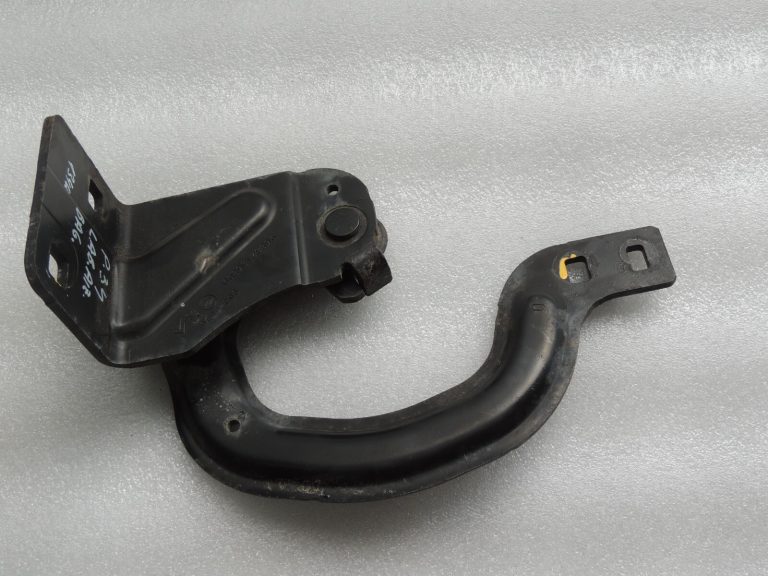 Peugeot 3008 I Aizmugurējo durvju eņģes aizmugurējās labās 9683213680 8613F5