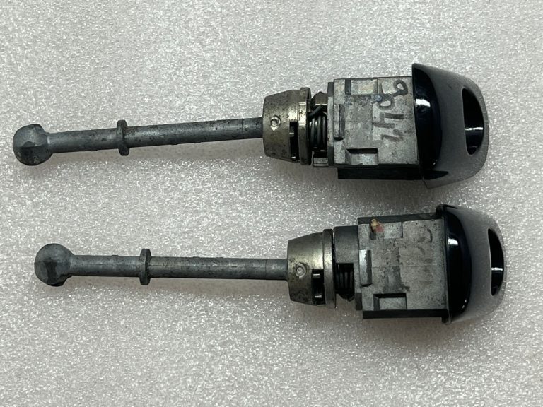 Peugeot 3008 aizdedzes slēdzene ar atslēgu komplektu 36410600