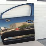 Peugeot 3008 priekšējās kreisās durvis 9002ar KTV – BLACK PEARL PAINT defekts