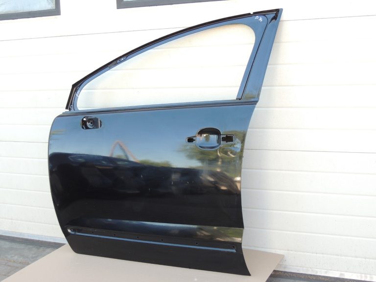 Peugeot 3008 priekšējās kreisās durvis 9002ar KTV – BLACK PEARL PAINT defekts