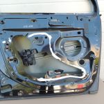 Peugeot 3008 priekšējās kreisās durvis 9002ar KTV – BLACK PEARL PAINT defekts