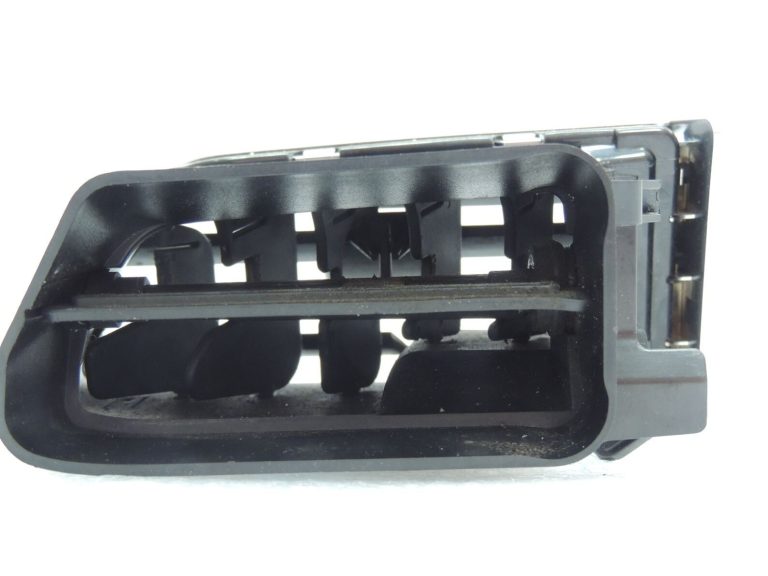Peugeot 508 I Priekšējā kreisā paneļa ventilācijas restes gaisa sprausla 9686457377