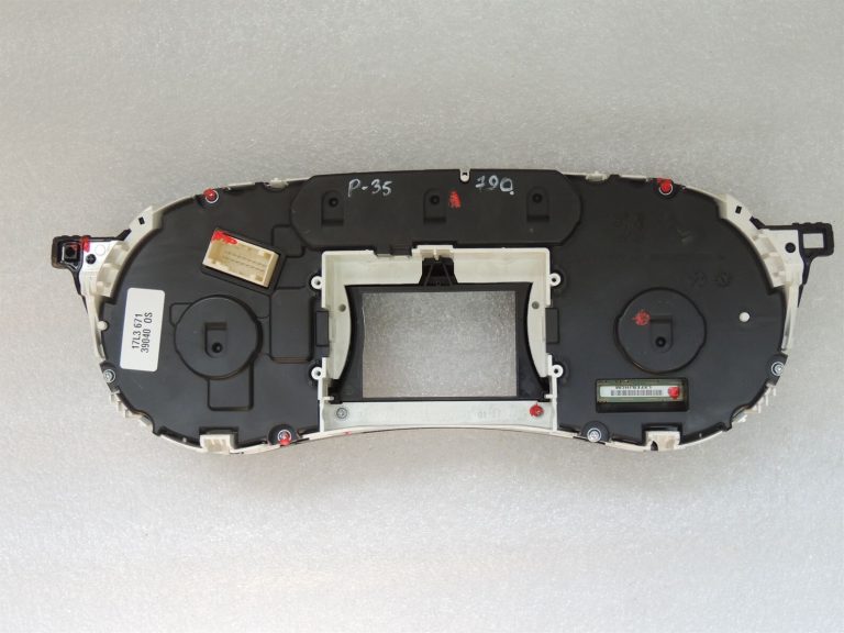 Peugeot 508 I 2.0HDi Hybrid4 Spidometra rādījums instrumentu panelī 9800419880