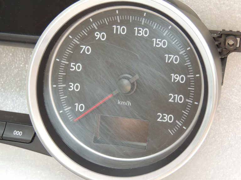 Peugeot 508 I 2.0HDi Hybrid4 Spidometra rādījums instrumentu panelī 9800419880