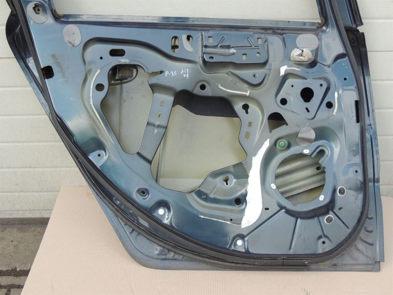 Peugeot 508 I Sedans Aizmugurējās kreisās durvis kreisās durvis – Krāsa – KGN